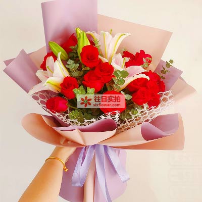 镇江18朵红玫瑰百合，真情相守一生